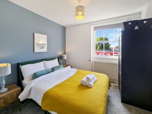 4 bedrooms, iron/ironing board, travel crib, WiFi - Margaret's Loft by Fortuna Property, The Margaret's Loft Apartment (Cheltenham)