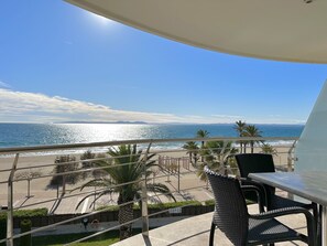 Outdoor dining - V015 - Marina Park, Espléndido apartamento en primera línea de mar. (Roses)