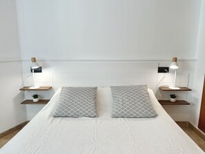 2 bedrooms, iron/ironing board, WiFi - V015 - Marina Park, Espléndido apartamento en primera línea de mar. (Roses)