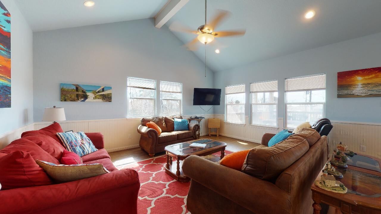 Paradise Haven 2: 2  BR, 2  BA House in Port Bolivar, Sleeps 12