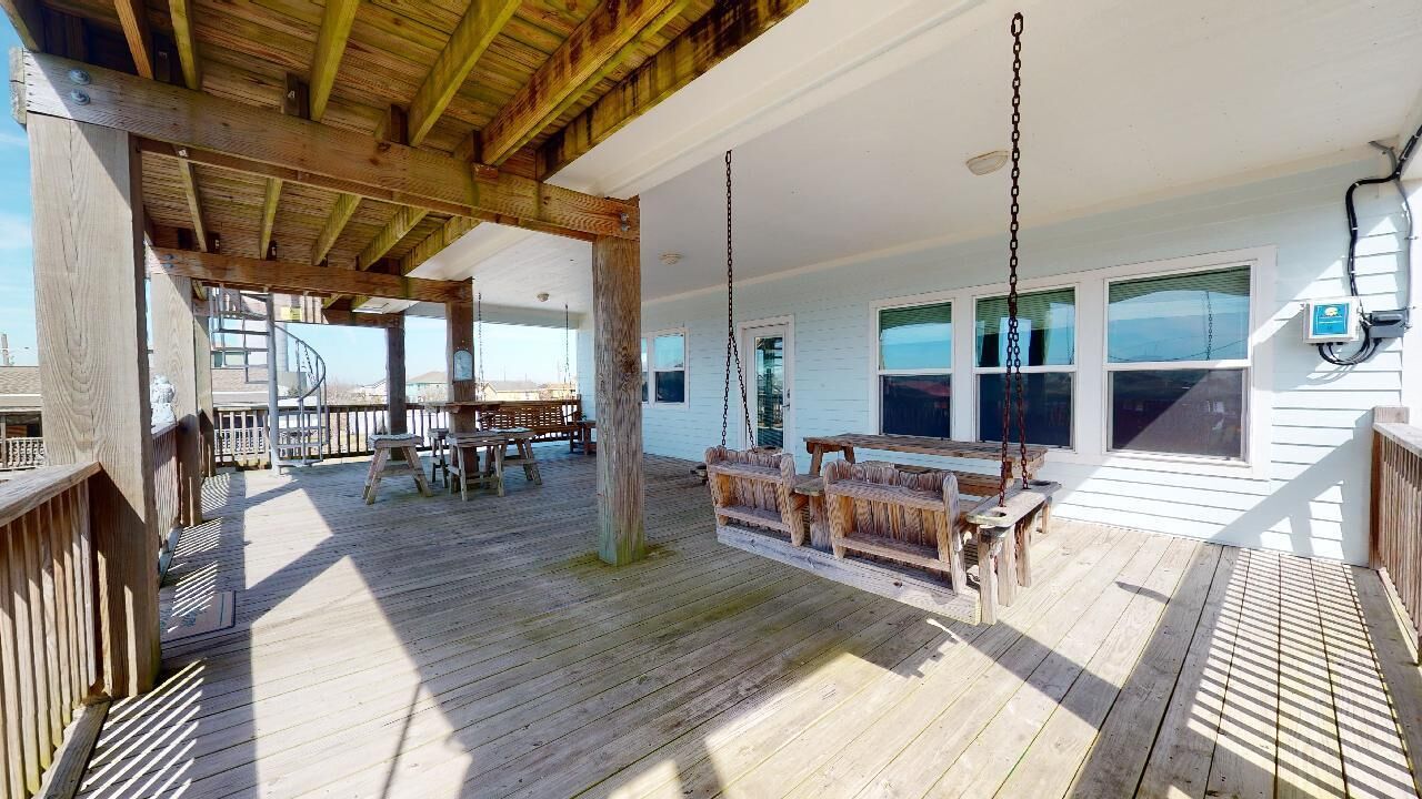 Paradise Haven 2: 2  BR, 2  BA House in Port Bolivar, Sleeps 12