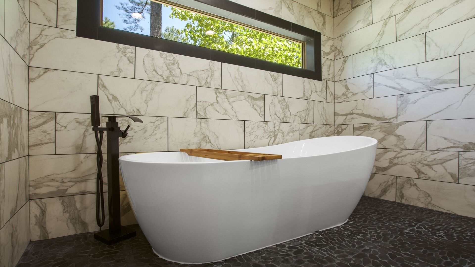 Highly Blessed - Modern Elegance (Romantic, Sleeps 2, Hot Tub)