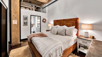 3 bedrooms, iron/ironing board, travel crib, free WiFi