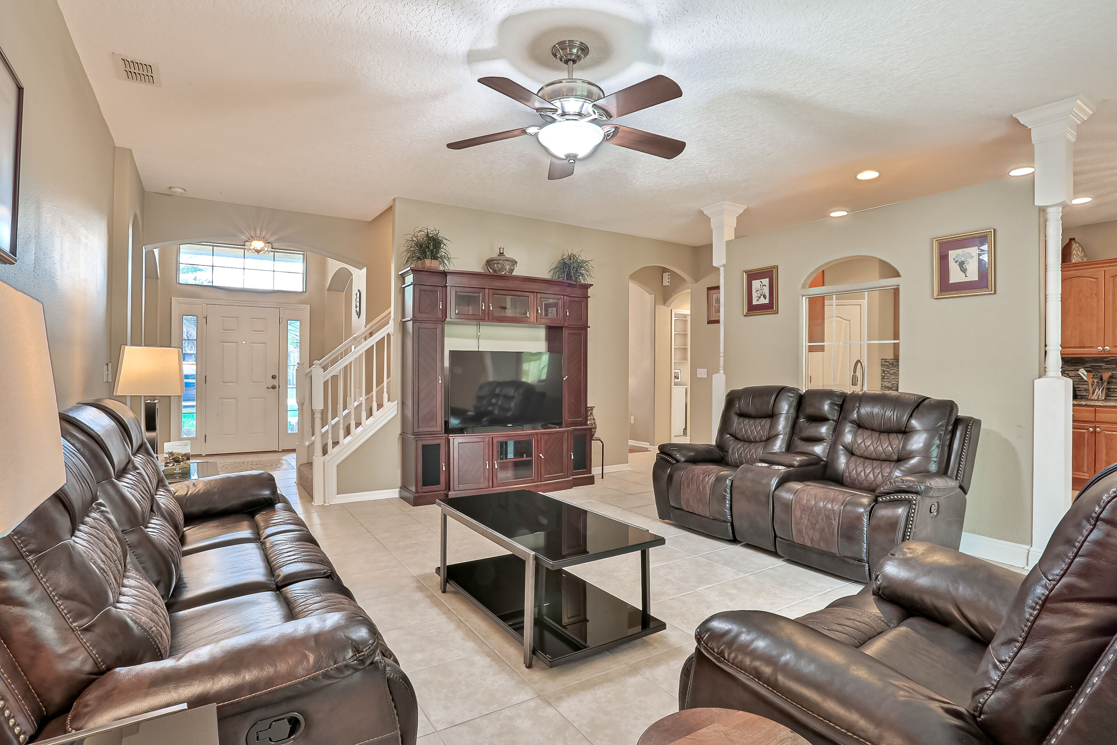 Wonderful coastal home with WiFi, enclosed backyard, screened patio & pool table