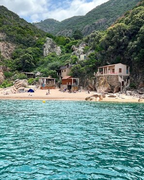 Beach nearby - T3 duplex in the heart of Piana (Piana)