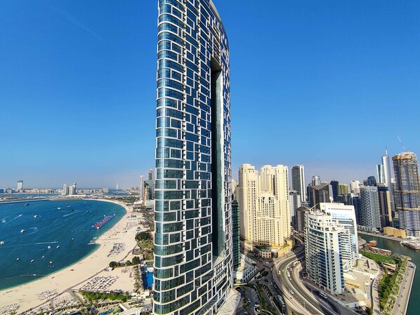 Front of property - HiGuests - EMAAR 52-42 (Dubai)