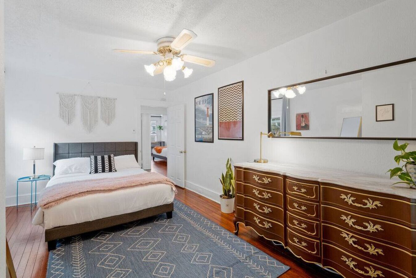 Beautiful 5BR/2.5BA House - 2 Blocks from Beach!