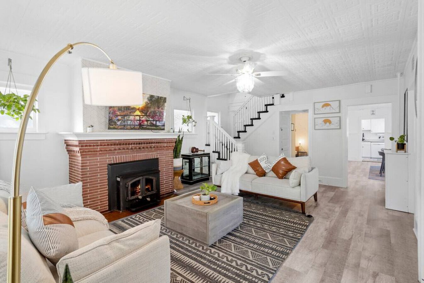 Beautiful 5BR/2.5BA House - 2 Blocks from Beach!