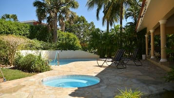 Utomhuspool