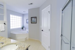 Combined shower/tub, jetted tub, hair dryer, towels - Oh, This is Nice!! Sleeps 9 people. (Harvest)