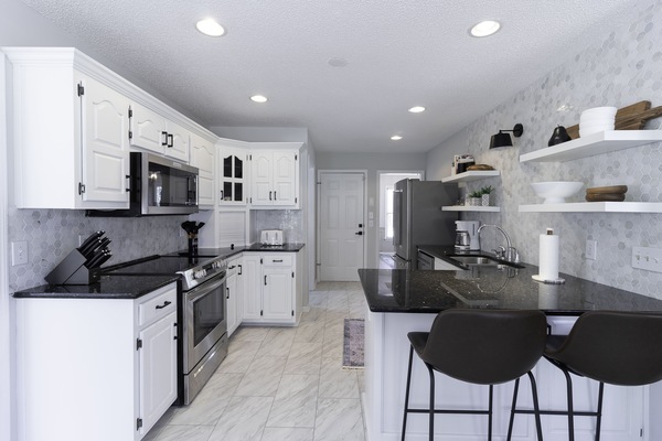 Frigorífic, microones, forn i placa de cuina