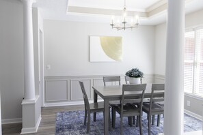 Dining - Oh, This is Nice!! Sleeps 9 people. (Harvest)