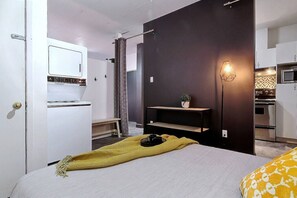 1 bedroom, desk, iron/ironing board, free WiFi