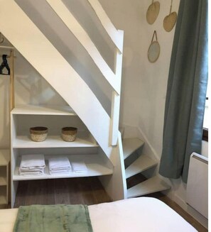 1 bedroom, iron/ironing board, travel crib, free WiFi - Duplex "Bonheur" in Rouen city center (Rouen)