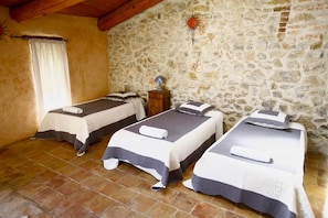 Room - Mas du Grand Vallen (Vallerargues)