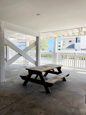 Outdoor dining - The best location, Wonderful Ocean View 7BR, pool (North Myrtle Beach)