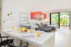 Condo conforto, 2 quartos, para não fumantes, cozinha | Área de estar