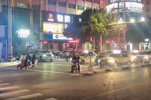 Unclassified image, 2 of 19, button - Minhang Hotel (Enshi City)