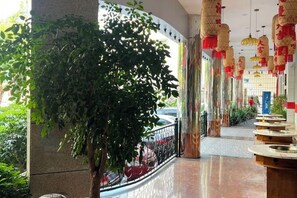Unclassified image, 2 of 19, button - Minhang Hotel (Enshi City)