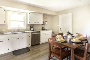 Fridge, microwave, oven, stovetop - Clean & Comfortable 4BR/2Bath w/King Suite located in Lexington, KY (Lexington)