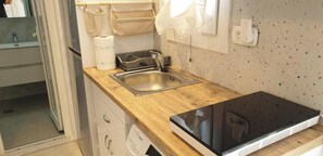 Réfrigérateur, four, plaque de cuisson, lave-vaisselle