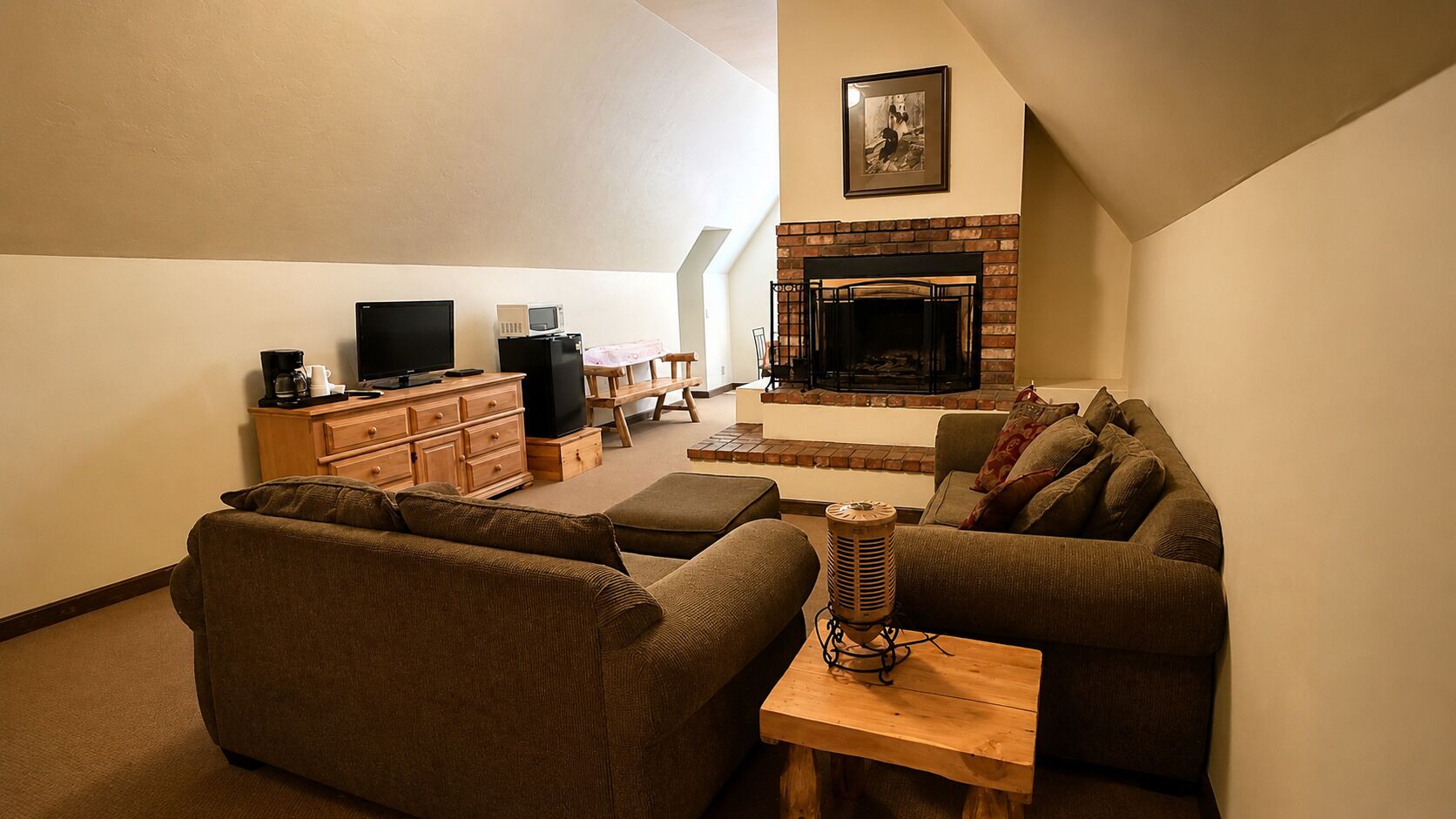 Family Room 401, 2 Bedrooms, 2 Queen Beds | In-room safe, soundproofing, free WiFi, bed sheets