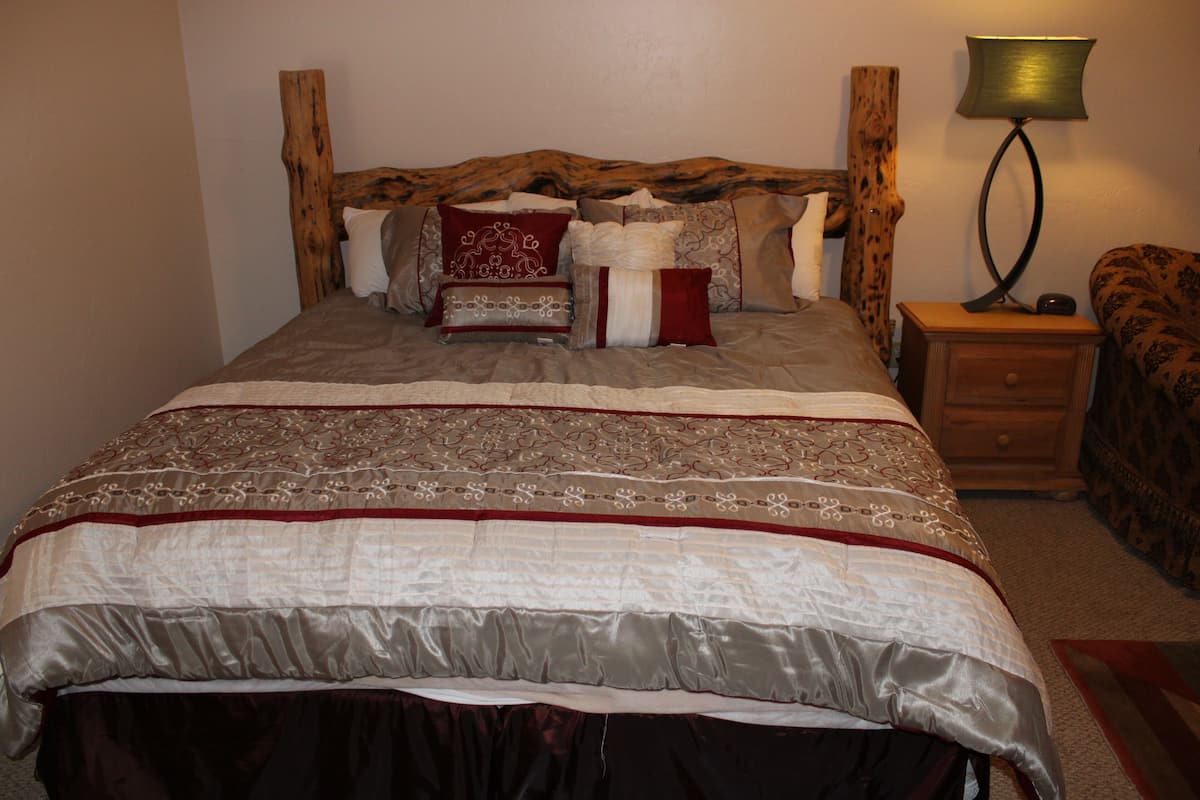 1 bedroom, in-room safe, free WiFi, bed sheets