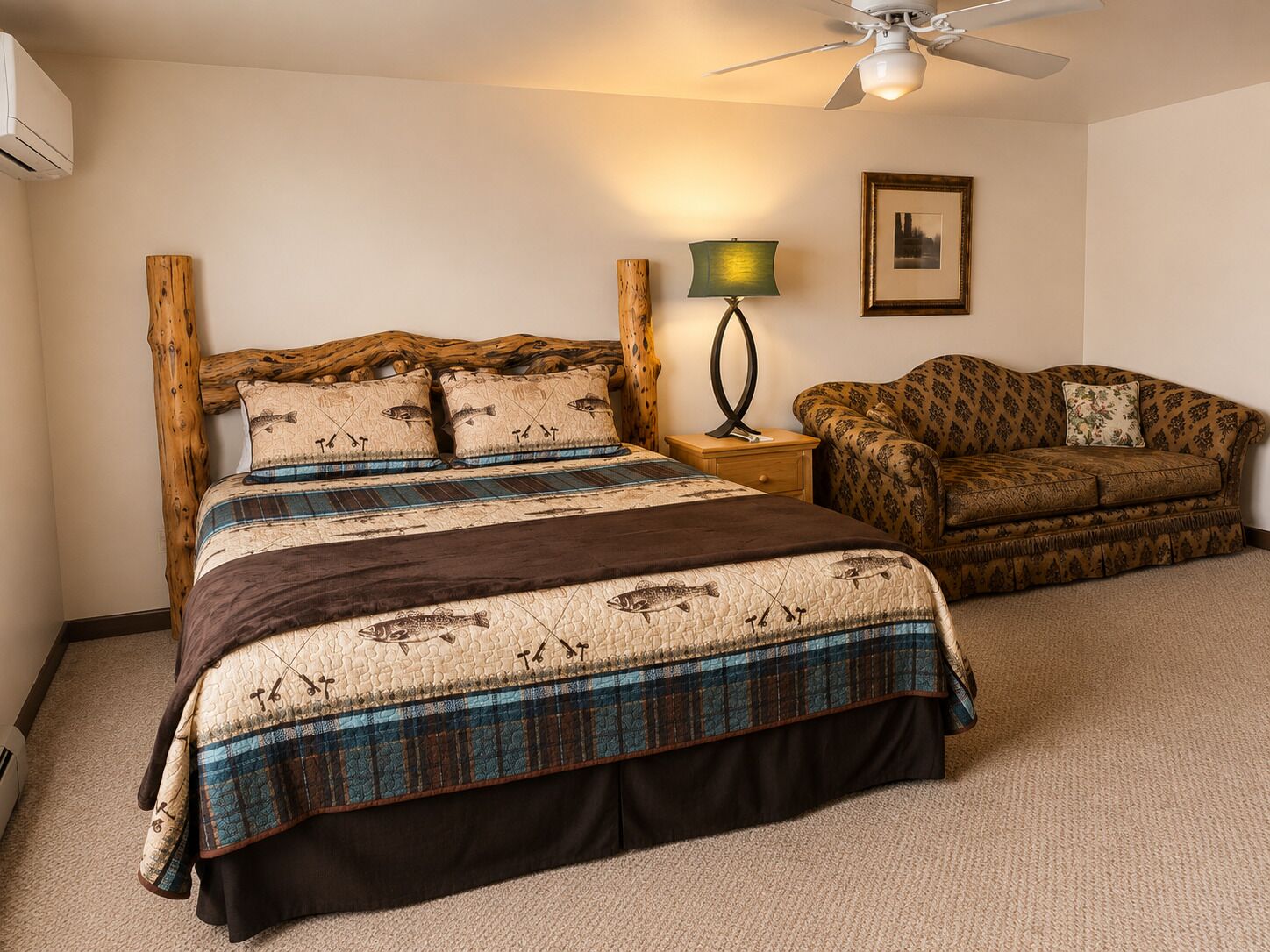 Room 201, Puma Room, King Bed | In-room safe, soundproofing, free WiFi, bed sheets