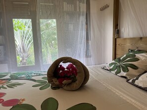 3 chambres, bureau, Wi-Fi gratuit, draps fournis