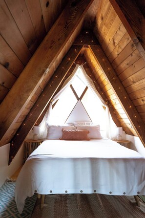 1 bedroom, iron/ironing board, free WiFi, bed sheets - For a cabin experience by the sea. (Baywood-Los Osos)