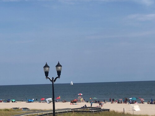 Beach block - 3 BR/2 bath condo with 2 car parking