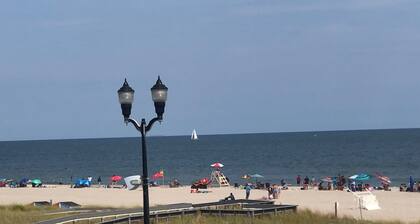 Beach block - 3 BR/2 bath condo with 2 car parking