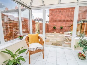 Cottage | Balcony