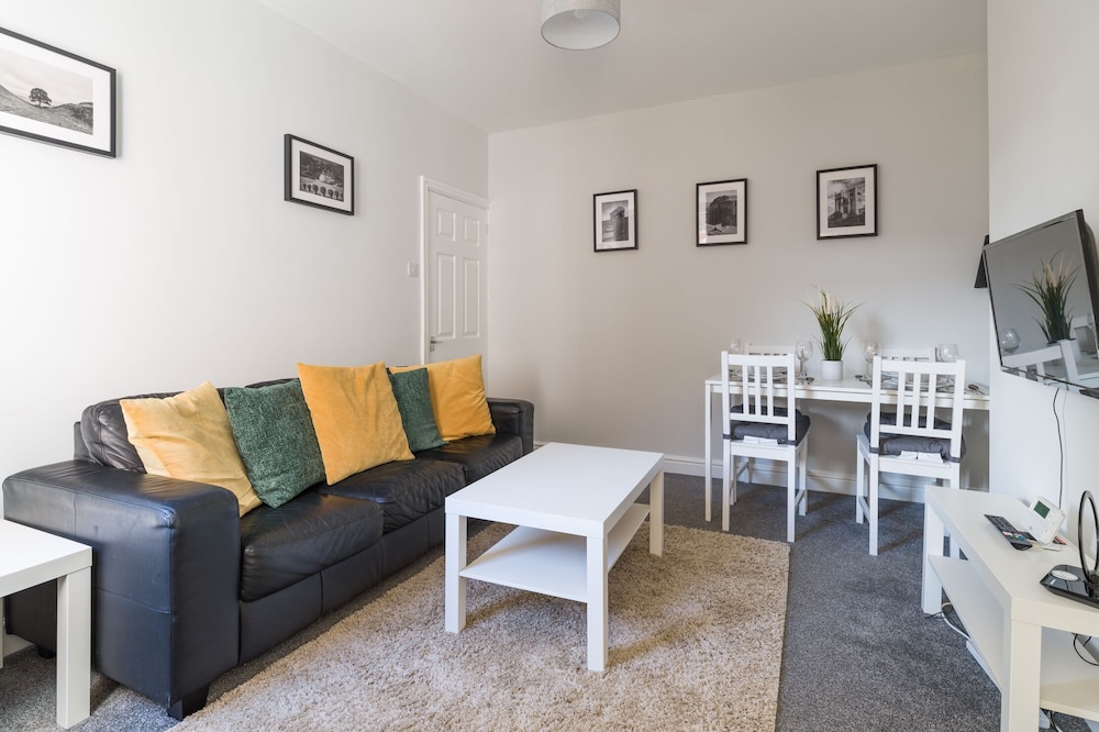 Lily's Apartment 1, 2 bed Flat in Northumberland