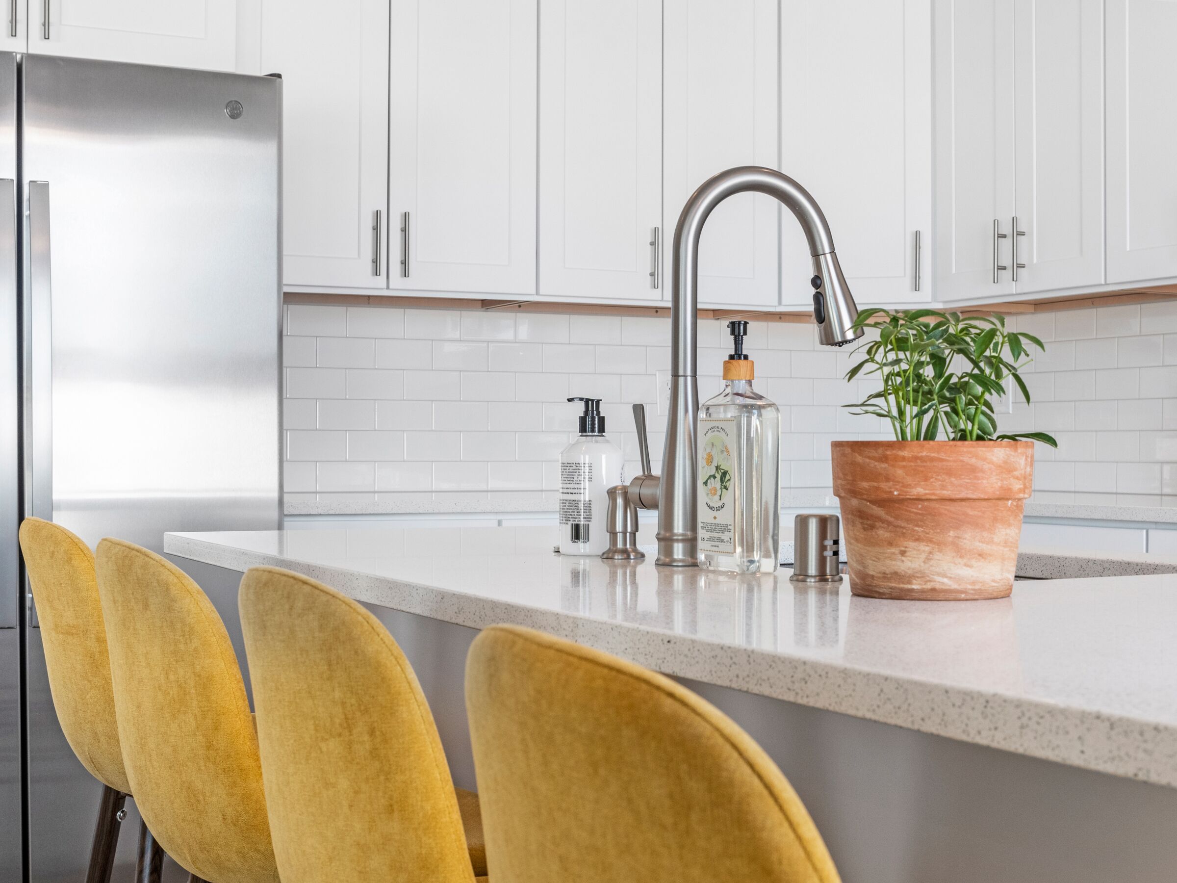 Modern Spacious Family Home w/ Hot Tub & Fire Pit