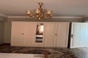 1 soverom, strykejern/-brett, wi-fi (inkludert) og sengetøy