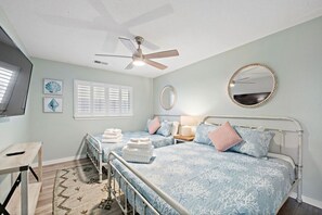 4 bedrooms, desk, iron/ironing board, travel crib
