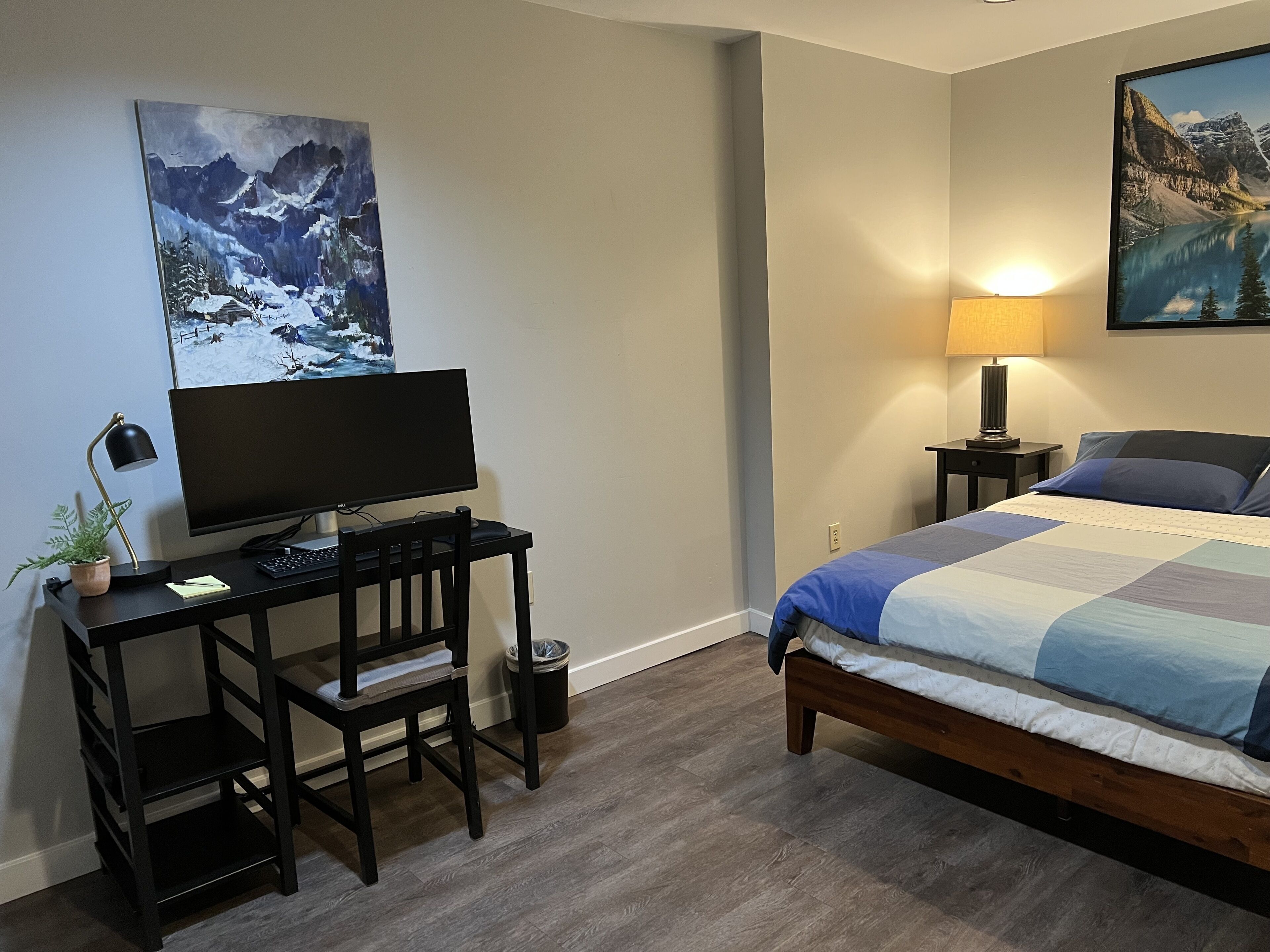 Mountain Themed Suite - Free Parking - Fast WIFI