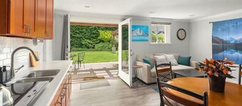 Mountain Themed Suite - Free Parking - Fast WIFI