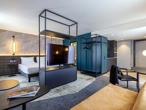 Studio, 1 kingsize bed met slaapbank (Long Stay) | Een kluis op de kamer, individueel gedecoreerd, een laptopwerkplek