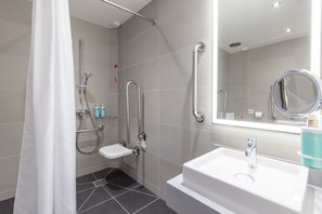 Chambre Standard, 1 très grand lit, accessible aux personnes à mobilité réduite | Salle de bain