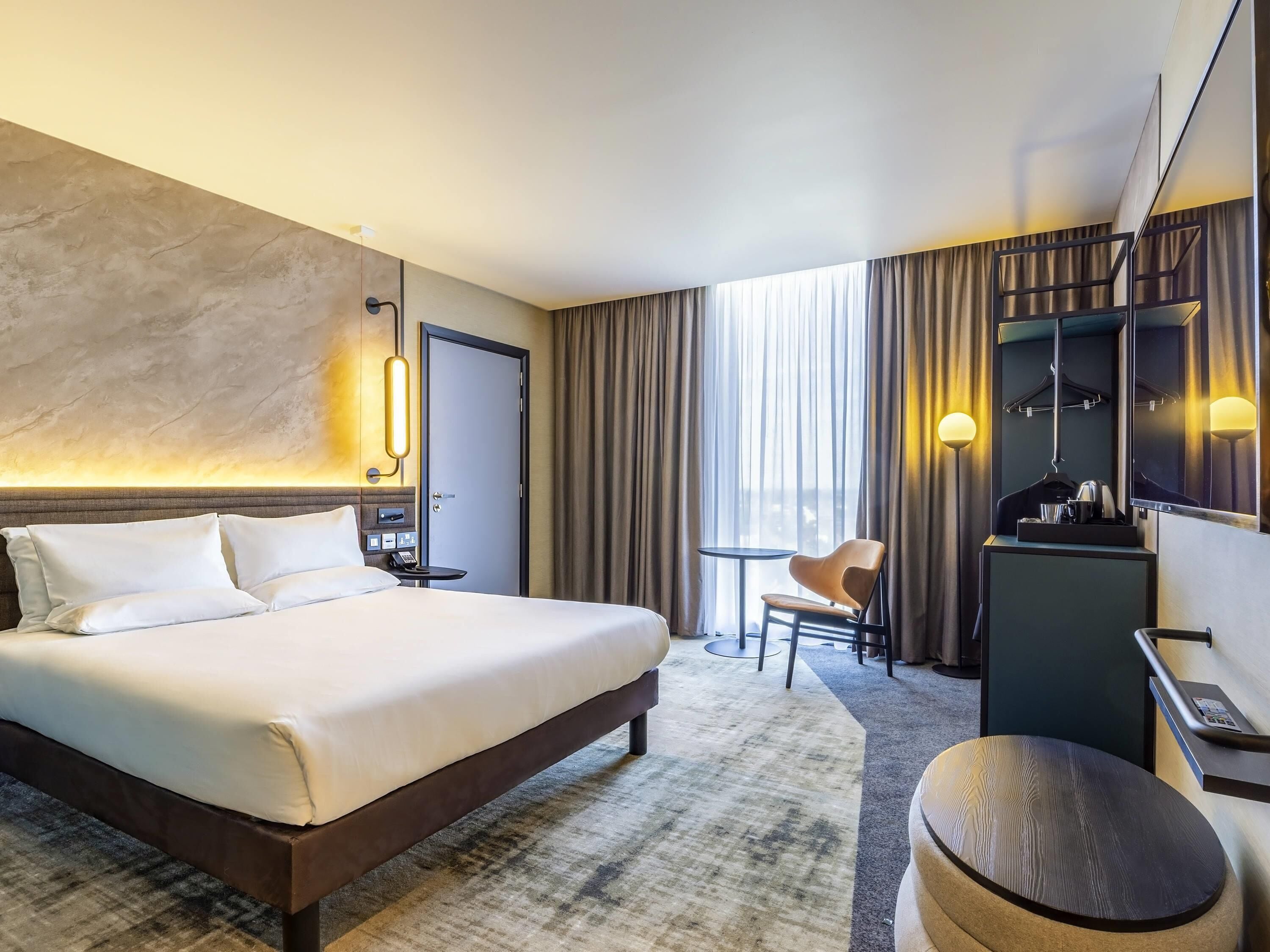 Chambre Standard, 1 très grand lit, accessible aux personnes à mobilité réduite