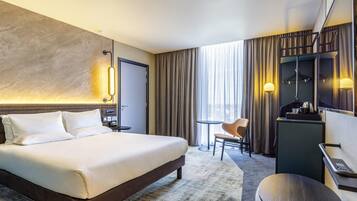 Kamar Standar, 1 Tempat Tidur King, akses difabel | Brankas, didekorasi berbeda-beda, dan ruang kerja ramah laptop