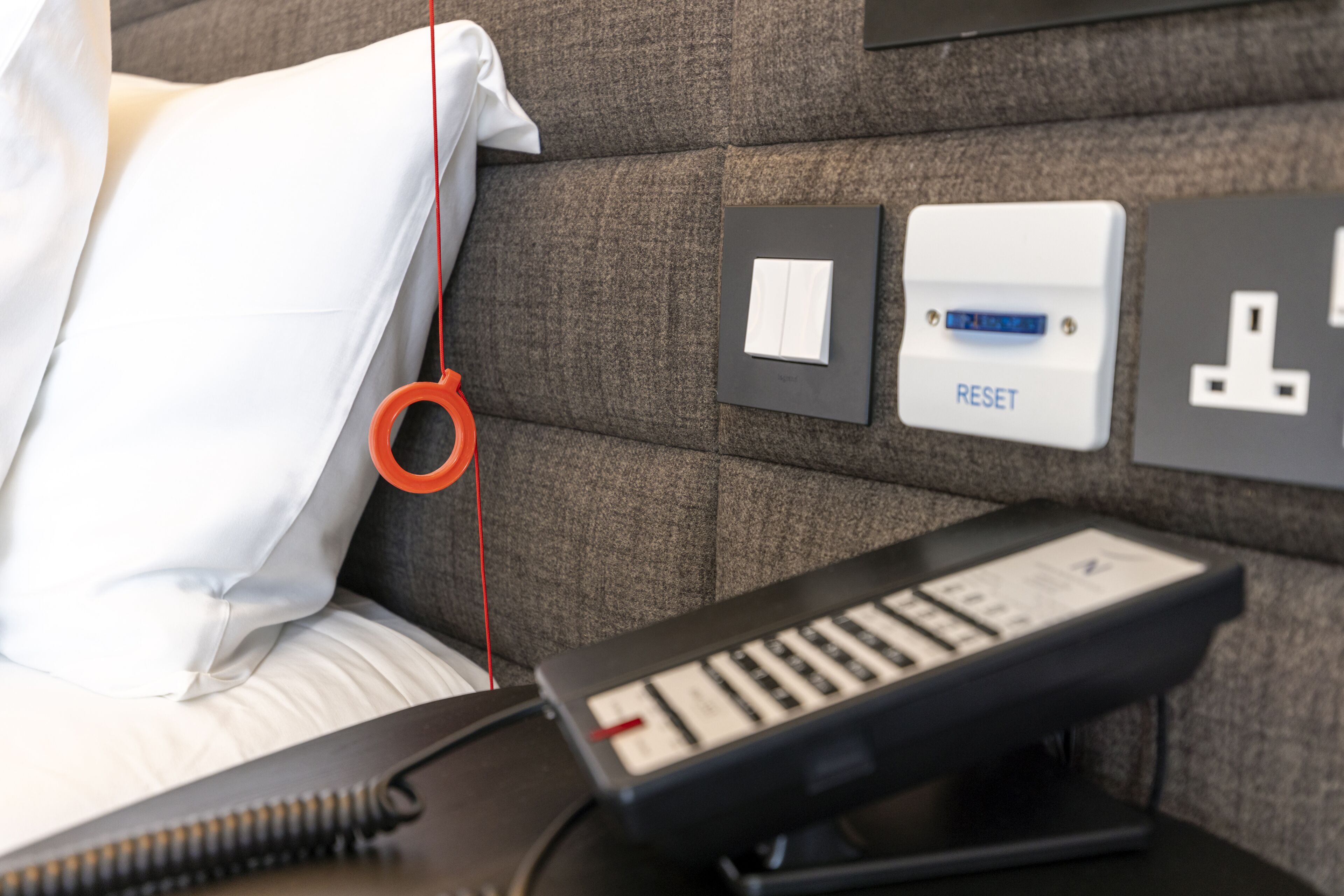 standard room, 1 king bed, accessible | in-room safe, individually decorated, laptop workspace