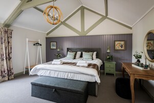 (03) Large Double Room | Iron/ironing board, travel cot, free WiFi, bed sheets