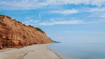 Una spiaggia nelle vicinanze