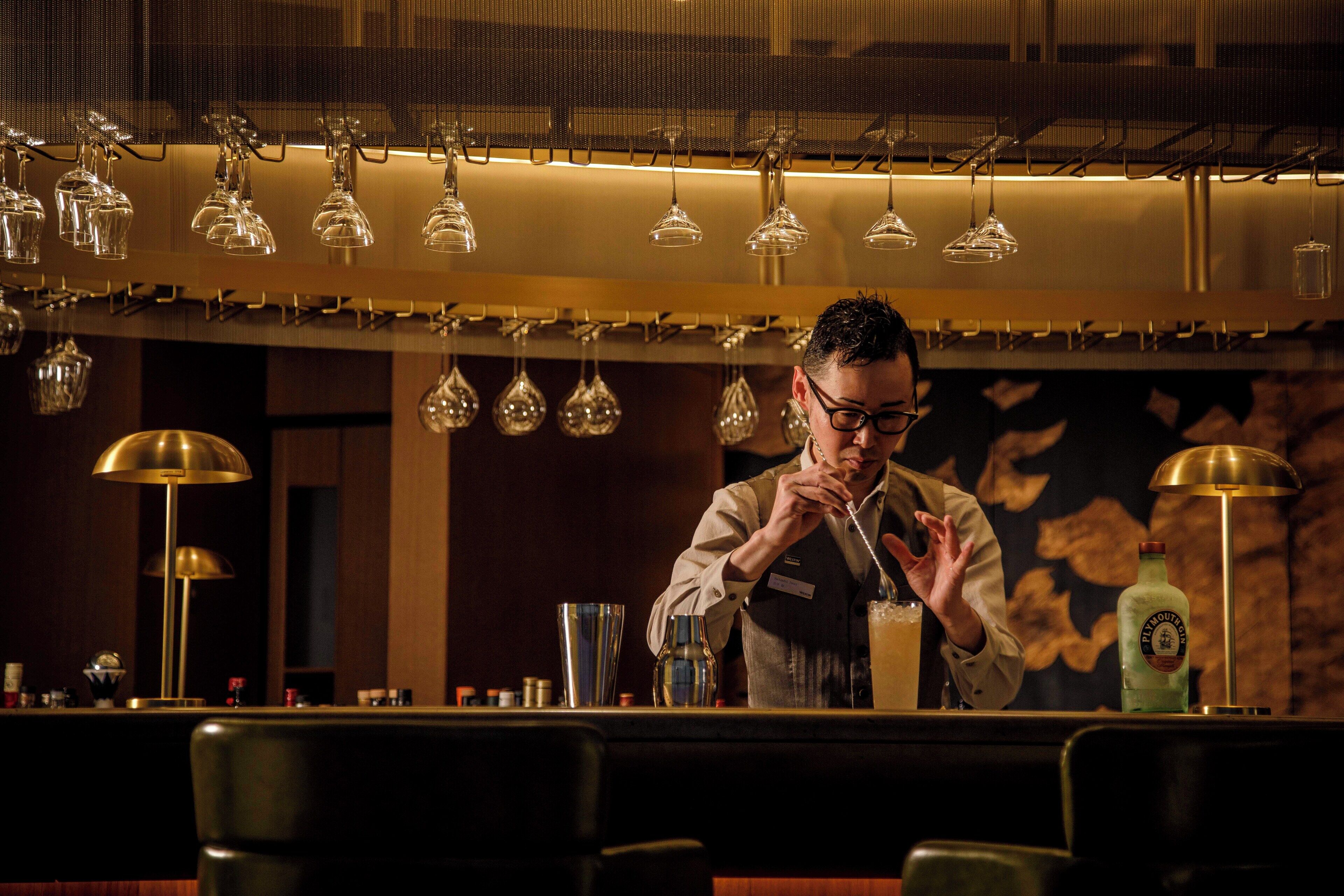 Bar (trong khuôn viên)