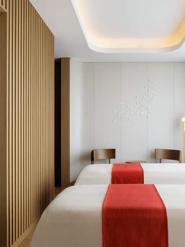 Couples treatment rooms, steam room, body treatments, hot stone massages