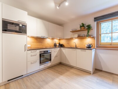 Chalet with covered terrace, sauna and spa bath