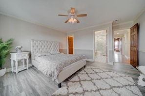 7 bedrooms, desk, iron/ironing board, free WiFi - Renovated luxury villa with 7 bedrooms 5 bathrooms. Located on 40 acres of land. (Bourbonnais)